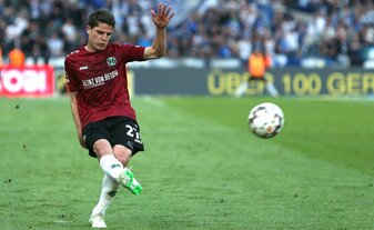 Der Ex-Profi Pirmin Schwegler wechselt ins Management der TSG Hoffenheim. Der Ex-Profi Pirmin Schwegler wechselt ins Management der TSG Hoffenheim.