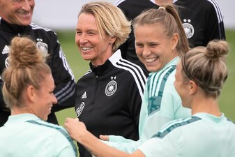 Die DFB-Frauen sorgten für die höchsten TV-Quoten des Jahres im Sport. Die DFB-Frauen sorgten für die höchsten TV-Quoten des Jahres im Sport.