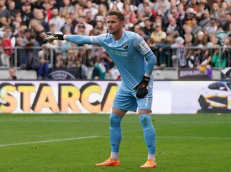 Sandhausens Torwart Patrick Drewes hat seinen Vertrag bei den Badenern verlängert. Sandhausens Torwart Patrick Drewes hat seinen Vertrag bei den Badenern verlängert.