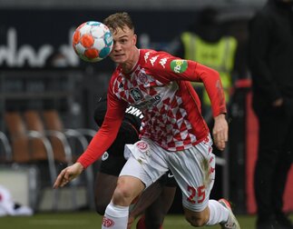 Niklas Tauer wechselt auf Leihbasis von Mainz zu Schalke. Niklas Tauer wechselt auf Leihbasis von Mainz zu Schalke.