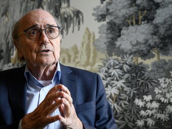 "Ein Monster geschaffen": Blatter entschuldigt sich "Ein Monster geschaffen": Blatter entschuldigt sich