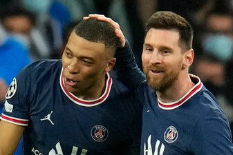 Die PSG-Superstars Kylian Mbappé (l) und Lionel Messi. Die PSG-Superstars Kylian Mbappé (l) und Lionel Messi.