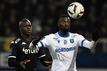 Auxerres M'Baye Niang (r) im Zweikampf mit Monacos Malang Sarr.