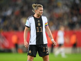 Alexandra Popp wurde vom «Kicker» als «Persönlichkeit des Jahres» ausgezeichnet. Alexandra Popp wurde vom «Kicker» als «Persönlichkeit des Jahres» ausgezeichnet.