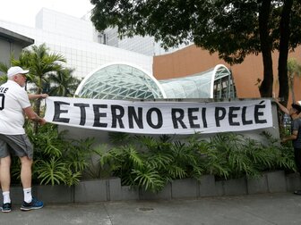 Pele wird am Dienstag in Santos beigesetzt Pele wird am Dienstag in Santos beigesetzt