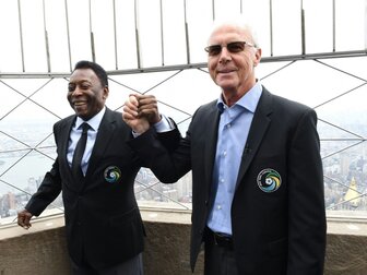 Beckenbauer trauert um Pele: "Habe einen Freund verloren" Beckenbauer trauert um Pele: "Habe einen Freund verloren"