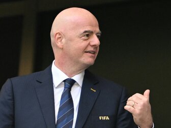 FIFA-Präsident Infantino huldigt "unsterblichem" Pele FIFA-Präsident Infantino huldigt "unsterblichem" Pele