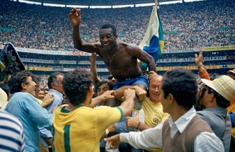 Die brasilianische Fußball-Legende Pelé ist im Alter von 82 Jahren gestorben. Die brasilianische Fußball-Legende Pelé ist im Alter von 82 Jahren gestorben.