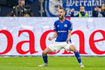 Schalkes Dominick Drexler jubelt nach einem Tor. Schalkes Dominick Drexler jubelt nach einem Tor.