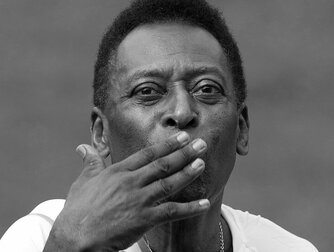 Die brasilianische Fußball-Legende Pelé wird im Memorial Necrópole Ecumênica, einer Ruhestätte auf 14 Stockwerken, beigesetzt. Die brasilianische Fußball-Legende Pelé wird im Memorial Necrópole Ecumênica, einer Ruhestätte auf 14 Stockwerken, beigesetzt.