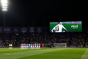 Die Fußball-Welt trauert um Pelé. Die Fußball-Welt trauert um Pelé.