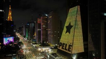 Die Welt und ganz speziell Brasilien trauert um Fußball-Legende Pelé. Die Welt und ganz speziell Brasilien trauert um Fußball-Legende Pelé.
