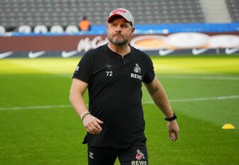 Kölns Trainer Steffen Baumgart musste beim Trainingsauftakt unter anderem auf Sargis Adamyan und Mark Uth verzichten. Kölns Trainer Steffen Baumgart musste beim Trainingsauftakt unter anderem auf Sargis Adamyan und Mark Uth verzichten.