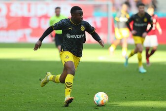 Der Vertrag von Dortmunds Youssoufa Moukoko läuft im Sommer aus. Der Vertrag von Dortmunds Youssoufa Moukoko läuft im Sommer aus.