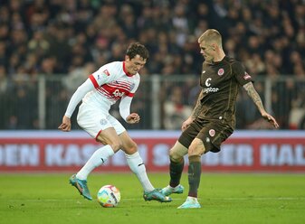 Reese (links) im Duell mit St. Paulis Smith. Foto: Cathrin Mueller/Getty Images Reese (links) im Duell mit St. Paulis Smith. Foto: Cathrin Mueller/Getty Images