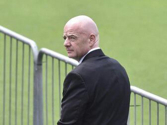 Infantino entschuldigt sich für Selfies bei Peles Totenwache Infantino entschuldigt sich für Selfies bei Peles Totenwache
