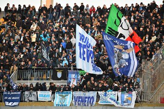 Fans von Lazio Rom sorgten erneut für einen Rassismus-Skandal. Fans von Lazio Rom sorgten erneut für einen Rassismus-Skandal.