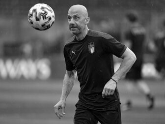 Italiens Ex-Nationalspieler Vialli mit 58 Jahren verstorben Italiens Ex-Nationalspieler Vialli mit 58 Jahren verstorben