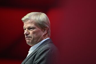 Bayern-Boss Oliver Kahn würdigte den gestorbenen früheren Trainer Rainer Ulrich. Bayern-Boss Oliver Kahn würdigte den gestorbenen früheren Trainer Rainer Ulrich.