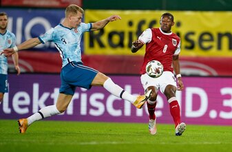 Innenverteidiger Hanche-Olsen (l) wechselt zum Fußball-Bundesligisten FSV Mainz 05. Innenverteidiger Hanche-Olsen (l) wechselt zum Fußball-Bundesligisten FSV Mainz 05.