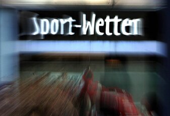 In den Niederlanden wetteten Profifußballer auf ihre eigenen Spiele. In den Niederlanden wetteten Profifußballer auf ihre eigenen Spiele.
