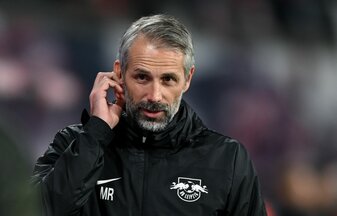 Leipzigs Trainer Marco Rose trifft mit seinem Team zum Rückrundenstart auf den FC Bayern. Leipzigs Trainer Marco Rose trifft mit seinem Team zum Rückrundenstart auf den FC Bayern.