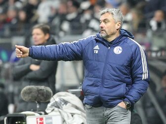 "Es ist beschissen" - doch Schalke schöpft neue Hoffnung "Es ist beschissen" - doch Schalke schöpft neue Hoffnung