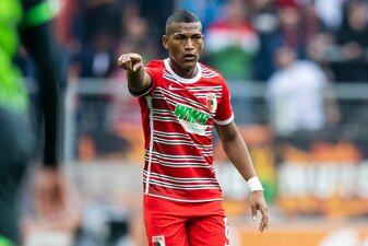 Augsburgs Carlos Gruezo steht vor einem Wechsel in die USA Augsburgs Carlos Gruezo steht vor einem Wechsel in die USA