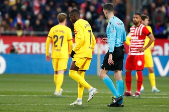 Ousmane Dembélé (M.) vom FC Barcelona verletzte sich in Girona. Ousmane Dembélé (M.) vom FC Barcelona verletzte sich in Girona.
