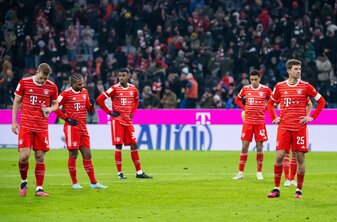 Gute Laune schaut anders aus: Die Bayern-Profis nach dem 1:1 gegen Frankfurt. Gute Laune schaut anders aus: Die Bayern-Profis nach dem 1:1 gegen Frankfurt.
