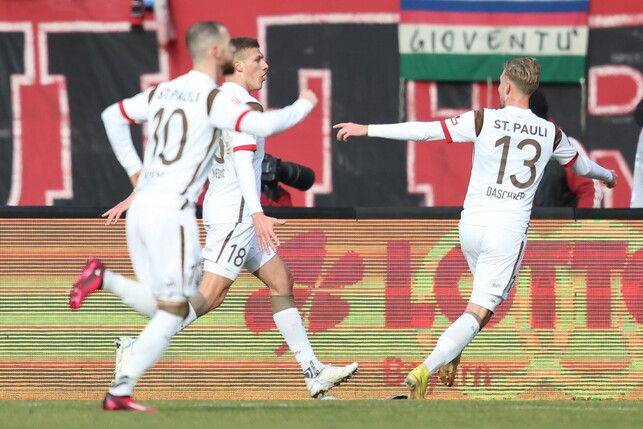 Jakov Medic (M) war Paulis Matchwinner in Nürnberg.