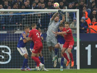 Schalke läuft im Abstiegskampf weiter hinterher Schalke läuft im Abstiegskampf weiter hinterher