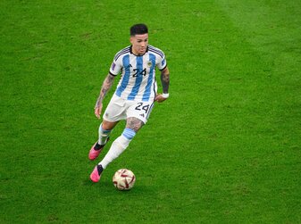 Der 22-jährige Enzo Fernandez soll für 120 Millionen Euro zum FC Chelsea wechseln. Der 22-jährige Enzo Fernandez soll für 120 Millionen Euro zum FC Chelsea wechseln.