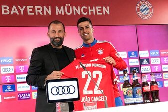 Willkommen in München: Bayern-Sportvorstand Hasan Salihamidzic (l) und Neuzugang João Cancelo. Willkommen in München: Bayern-Sportvorstand Hasan Salihamidzic (l) und Neuzugang João Cancelo.