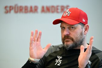Kölns Coach Baumgart traut dem Rivalen FC Bayern einiges zu. Kölns Coach Baumgart traut dem Rivalen FC Bayern einiges zu.
