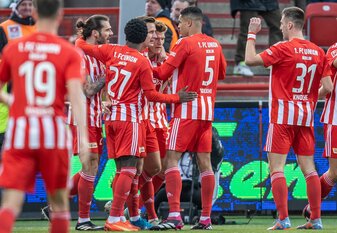 Union steht nach dem Sieg gegen Mainz vorerst vor den Bayern. Union steht nach dem Sieg gegen Mainz vorerst vor den Bayern.