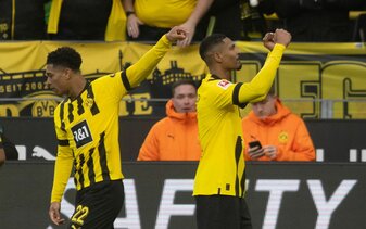 «Ich habe seit Tag eins darauf gewartet», sagte Sébastien Haller (r) nach seinem Tor gegen Freiburg. «Ich habe seit Tag eins darauf gewartet», sagte Sébastien Haller (r) nach seinem Tor gegen Freiburg.