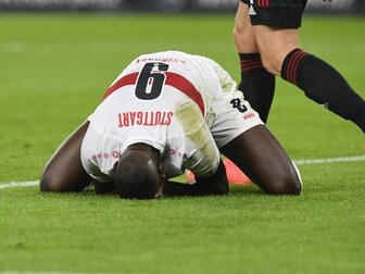 VfB-Stürmer Guirassy verletzt: "Schaut nicht gut aus" VfB-Stürmer Guirassy verletzt: "Schaut nicht gut aus"