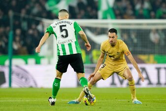 Hat sich beim 3:0-Sieg in Sevilla eine Köchelverstauchung zugezogen: Barcelonas Sergio Busquets (r). Hat sich beim 3:0-Sieg in Sevilla eine Köchelverstauchung zugezogen: Barcelonas Sergio Busquets (r).