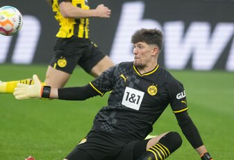 Torhüter Gregor Kobel ist zufrieden beim BVB. Torhüter Gregor Kobel ist zufrieden beim BVB.