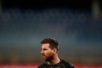 Lionel Messi droht für das Hinspiel gegen die Bayern auszufallen. Lionel Messi droht für das Hinspiel gegen die Bayern auszufallen.