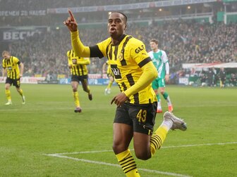 300. Auswärtssieg - Dortmund bleibt im Titelrennen 300. Auswärtssieg - Dortmund bleibt im Titelrennen