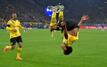 BVB-Matchwinner Karim Adeyemi (r) jubelte nach seinem Treffer mit einem Salto.