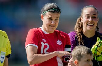 Kanadas Christine Sinclair. Kanadas Christine Sinclair.
