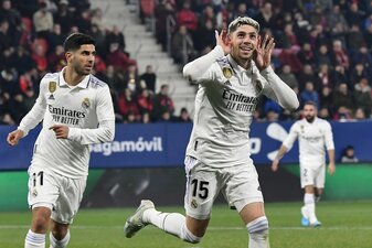Real Madrids Federico Valverde (M) jubelt nach seinem Führungstreffer in der 78. Minute. Real Madrids Federico Valverde (M) jubelt nach seinem Führungstreffer in der 78. Minute.
