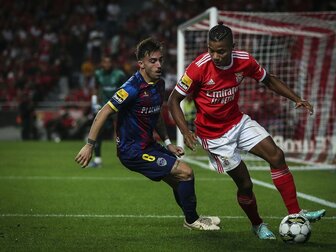 Barcelona verpflichtet Ronaldinhos Sohn Barcelona verpflichtet Ronaldinhos Sohn