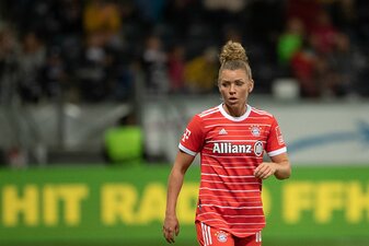 Mittelfeldspielerin Linda Dallmann vom FC Bayern München zog sich Syndesmosebandriss zu. Mittelfeldspielerin Linda Dallmann vom FC Bayern München zog sich Syndesmosebandriss zu.