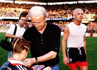 Vor 25 Jahren hielt der damalige Bayern-Trainer Giovanni Trapattoni seine berühmte Wutrede. Vor 25 Jahren hielt der damalige Bayern-Trainer Giovanni Trapattoni seine berühmte Wutrede.