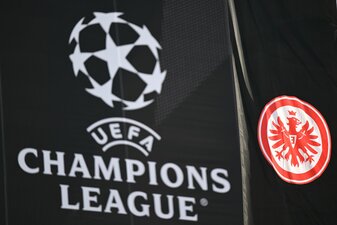 Eintracht Frankfurt geht juristisch gegen das Verkaufsverbot von Auswärtskarten vor. Eintracht Frankfurt geht juristisch gegen das Verkaufsverbot von Auswärtskarten vor.