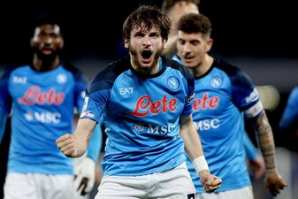 Der SSC Neapel bleibt in der Serie A auf Titelkurs. Der SSC Neapel bleibt in der Serie A auf Titelkurs.